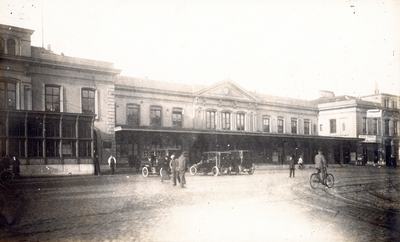 76353 Gezicht op het Centraal Station van de M.E.S.S. aan het Stationsplein te Utrecht.